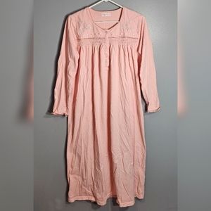 Vintage Embroidered Nightgown, Flower Buttons, Roses, Scalloped Sleeves,…